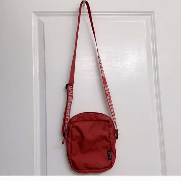 Supreme Shoulder Bag SS18 - Picture 3 of 5
